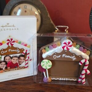 HALLMARK Keepsake 2009 Our Family Photo Holder Christmas Ornament w/ Box